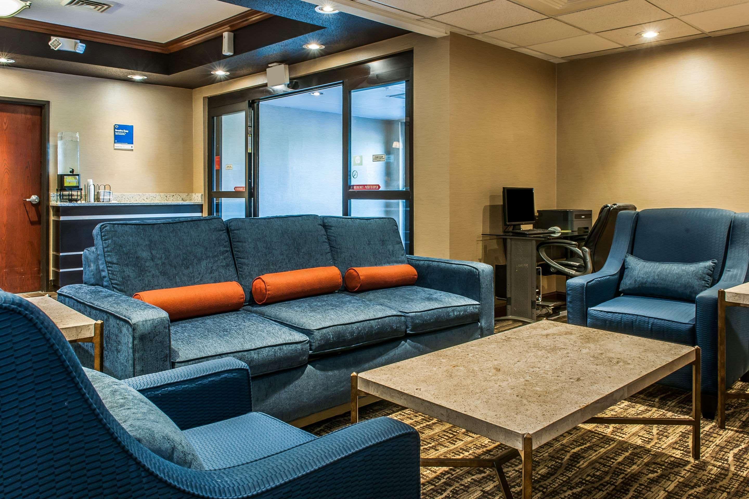 Comfort Inn Пікерінгтон Екстер'єр фото